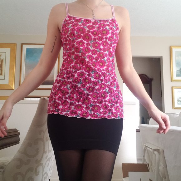 Pink sheer floral lace tanktop - Picture 2 of 8